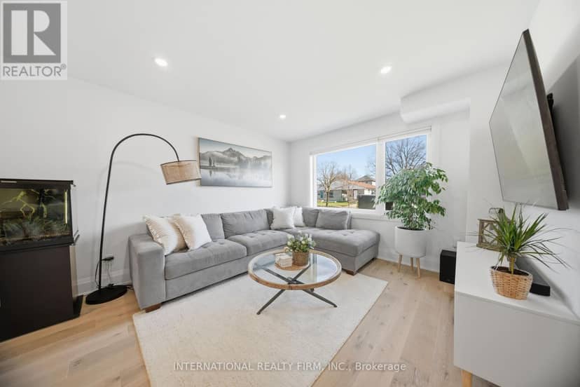 28 Debby Crescent — photo 5 of 29