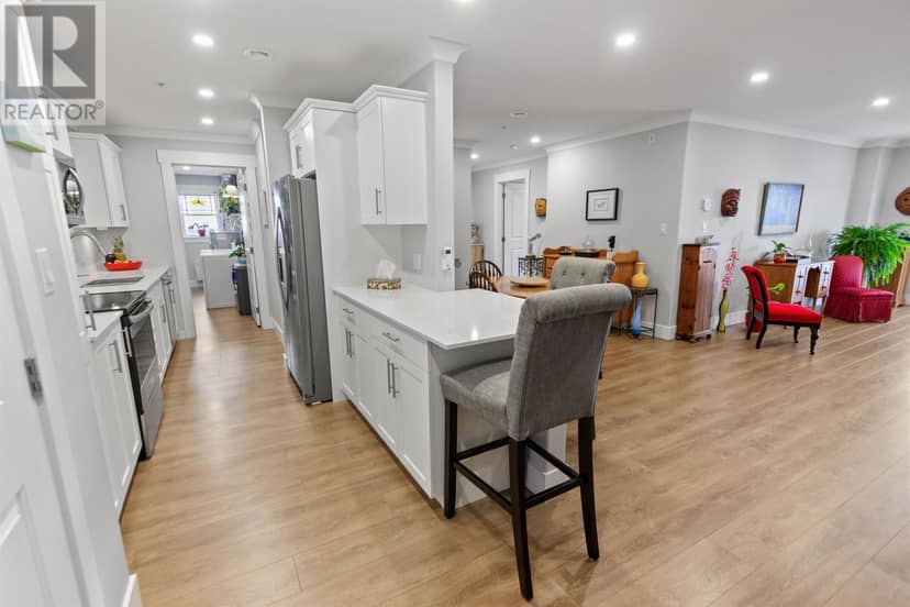 403 18 Gilbert Drive — photo 15 of 23