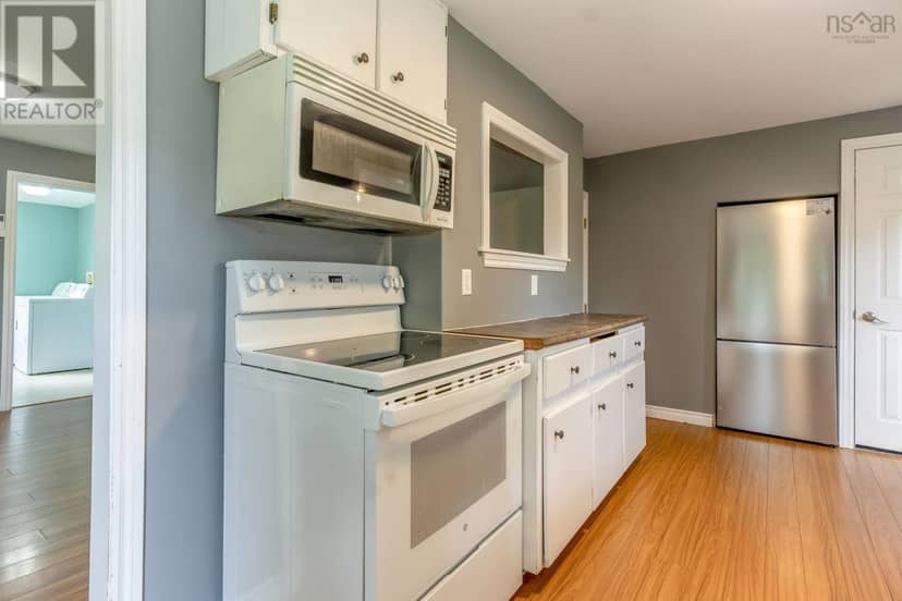 623 Main Street — photo 10 of 38