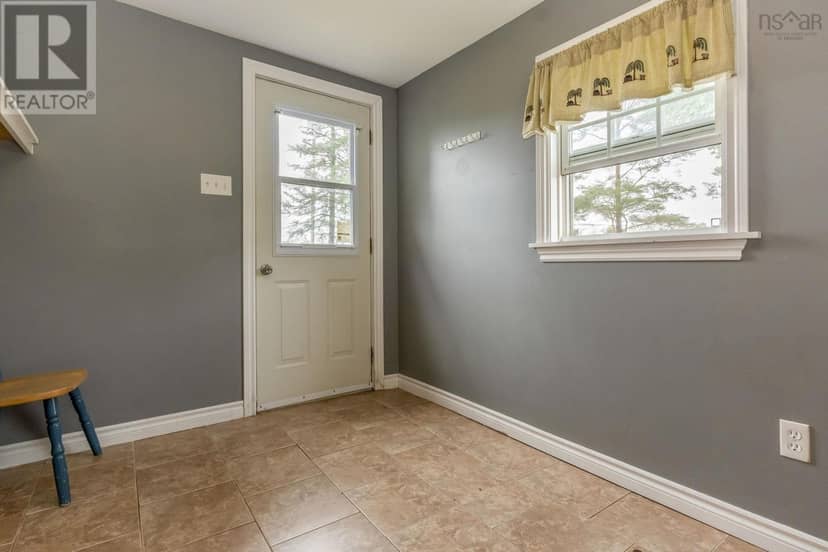 623 Main Street — photo 3 of 38