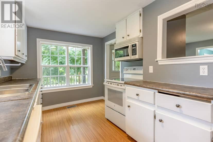 623 Main Street — photo 7 of 38