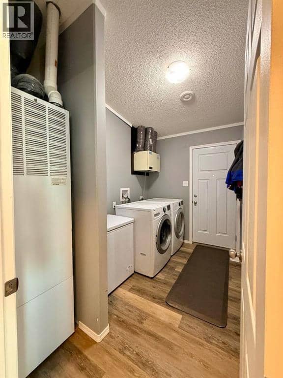 4410 48 Street — photo 22 of 38