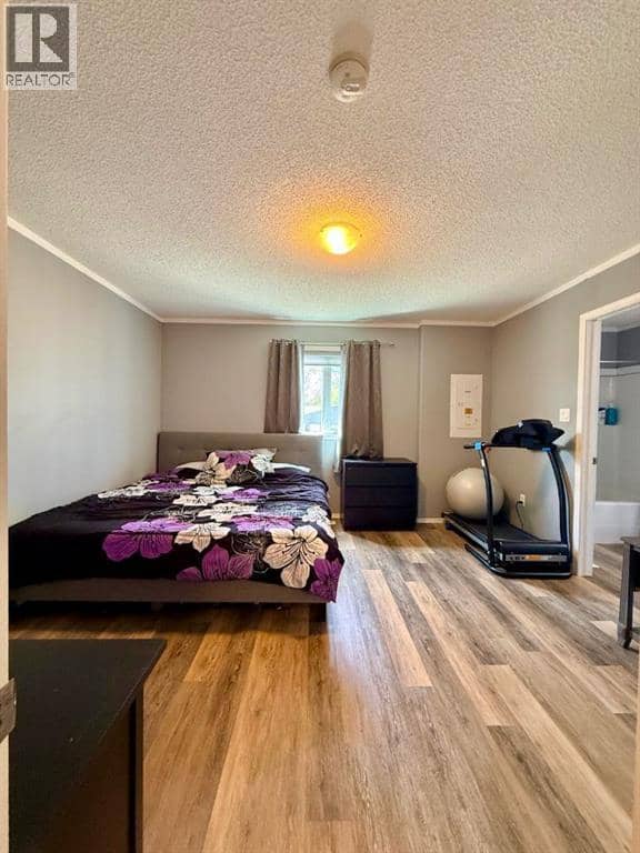 4410 48 Street — photo 23 of 38
