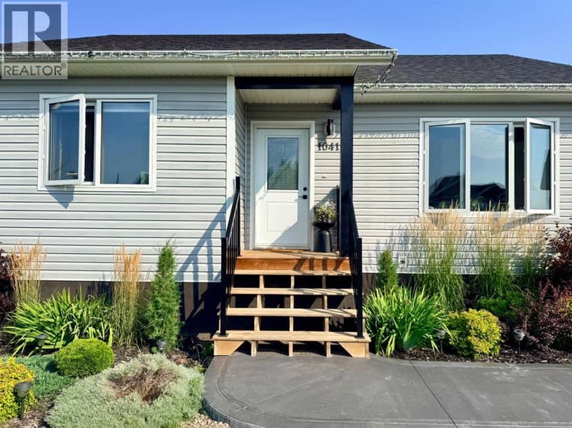 10418 105 Ave — photo 9 of 40
