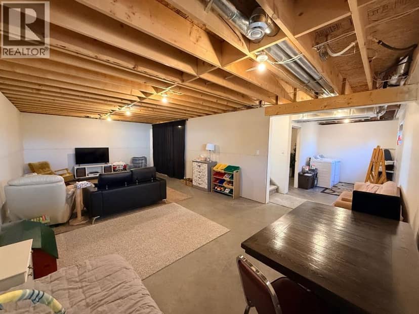10418 105 Ave — photo 37 of 40