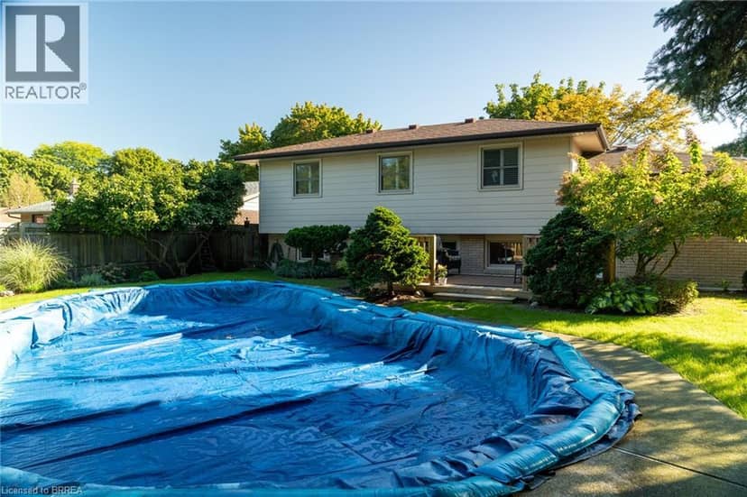 78 BERKLEY Crescent — photo 7 of 28