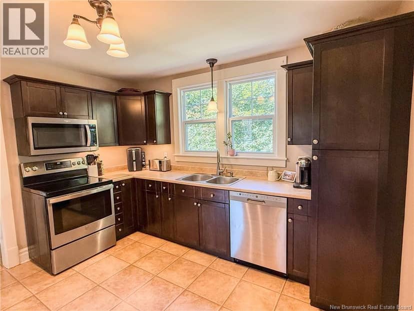 1082 Main Street — photo 12 of 40