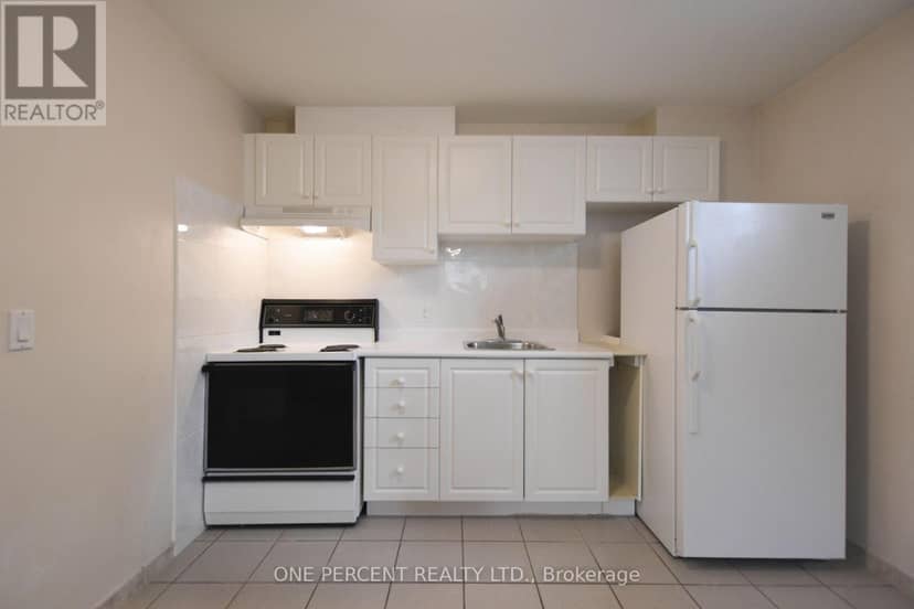 204 Sheppard Avenue W — photo 39 of 40