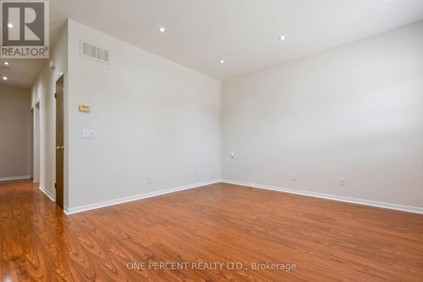 204 Sheppard Avenue W, Toronto, photo 6