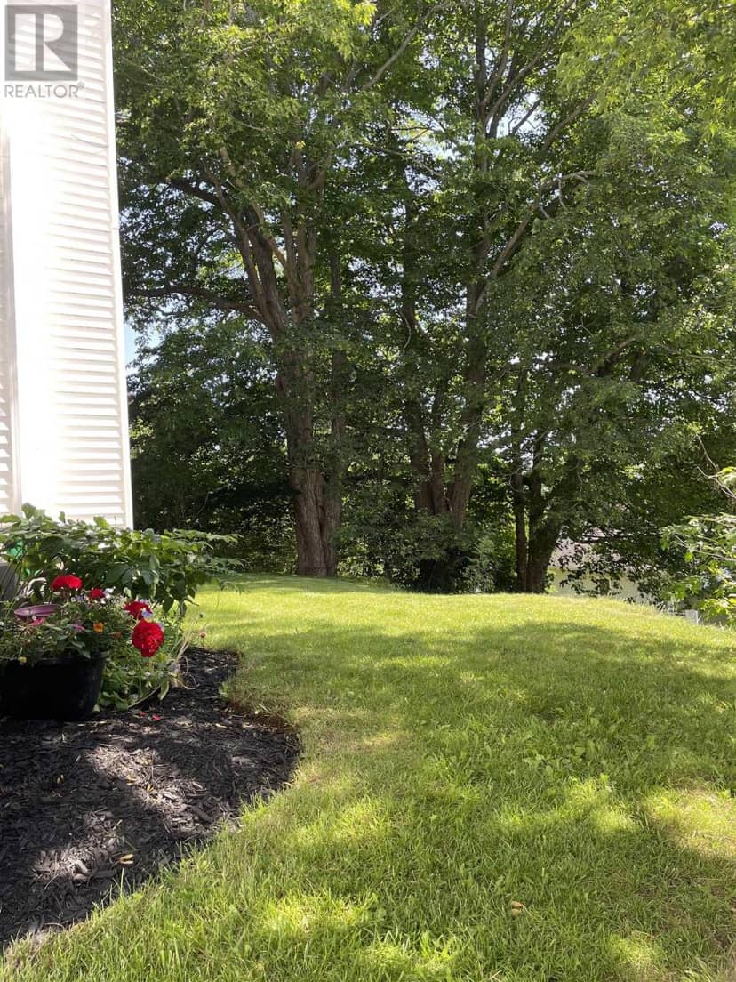 62 School Street — photo 10 of 21