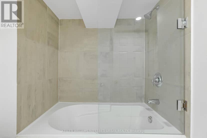 2522 Lake Shore Boulevard W — photo 38 of 40