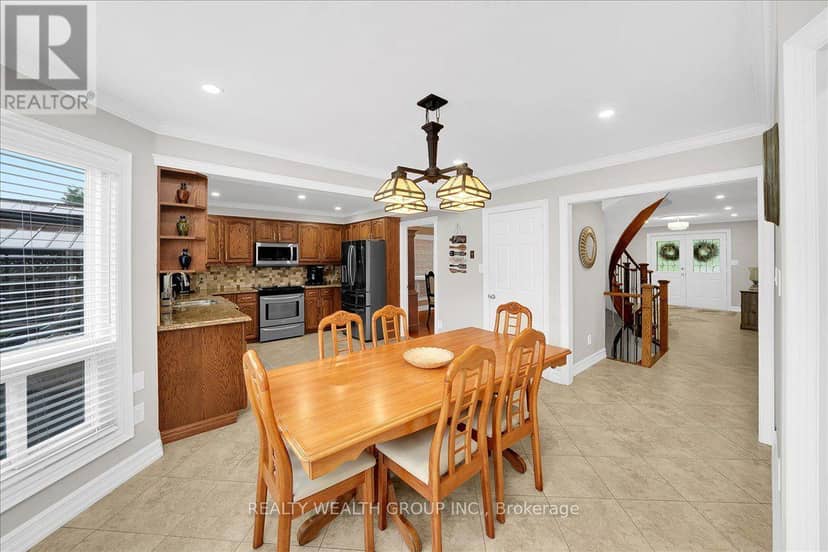 1576 Saugeen Drive — photo 11 of 40