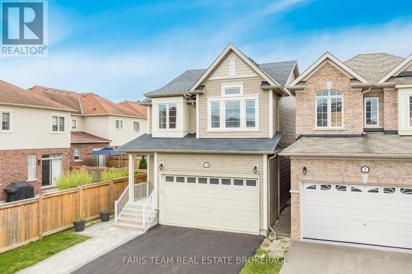 3 Hutton Crescent — photo 1 of 38