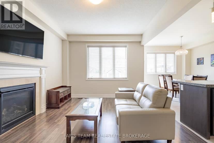 3 Hutton Crescent — photo 15 of 38