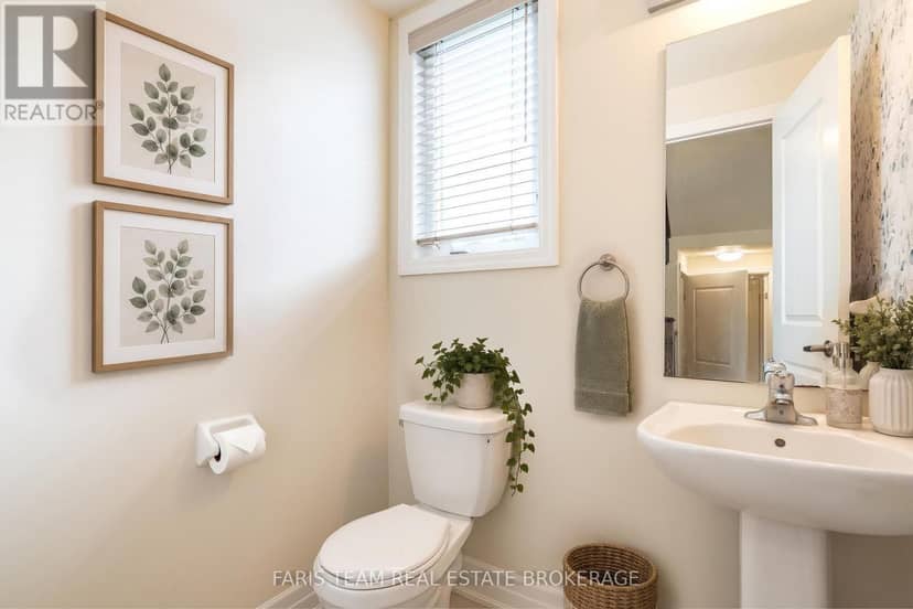 3 Hutton Crescent — photo 16 of 38
