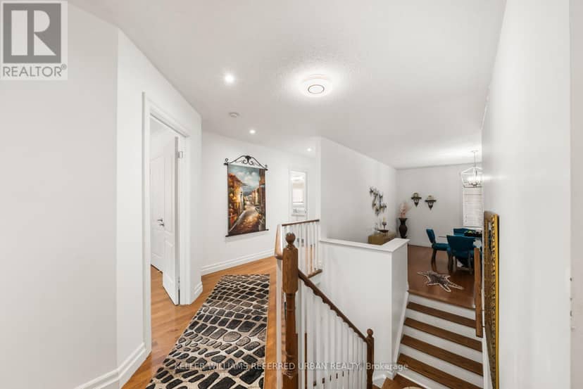 1002 Oaktree Crescent — photo 33 of 40