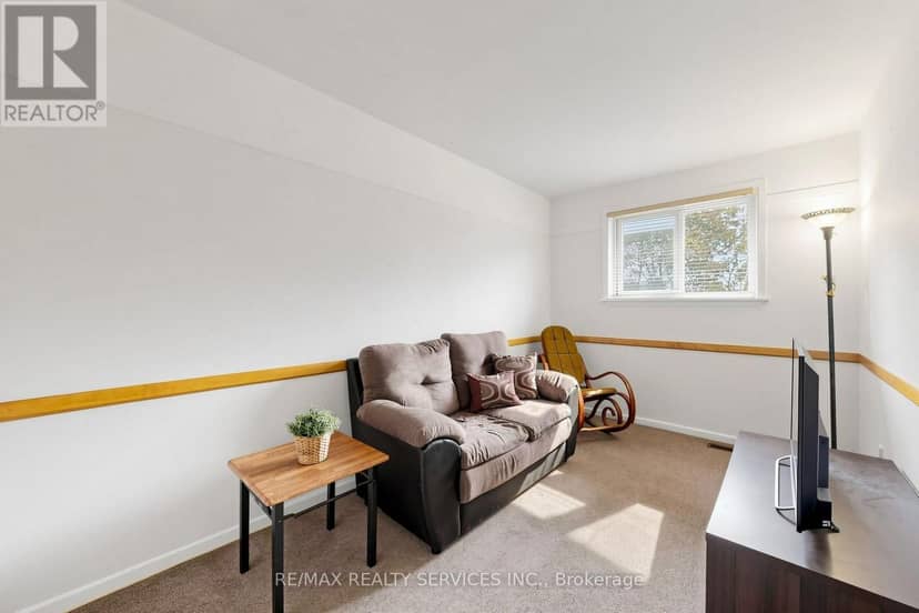 54 Griselda Crescent — photo 28 of 40