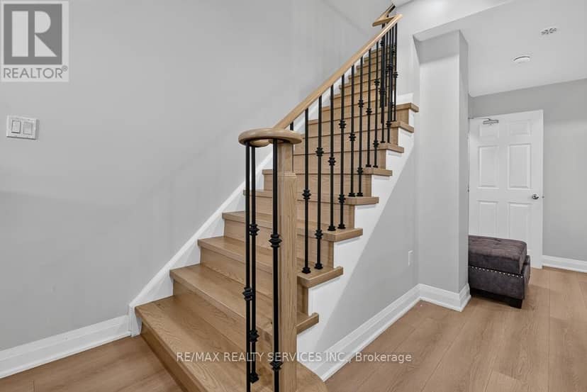 15 - 180 Howden Boulevard — photo 22 of 40