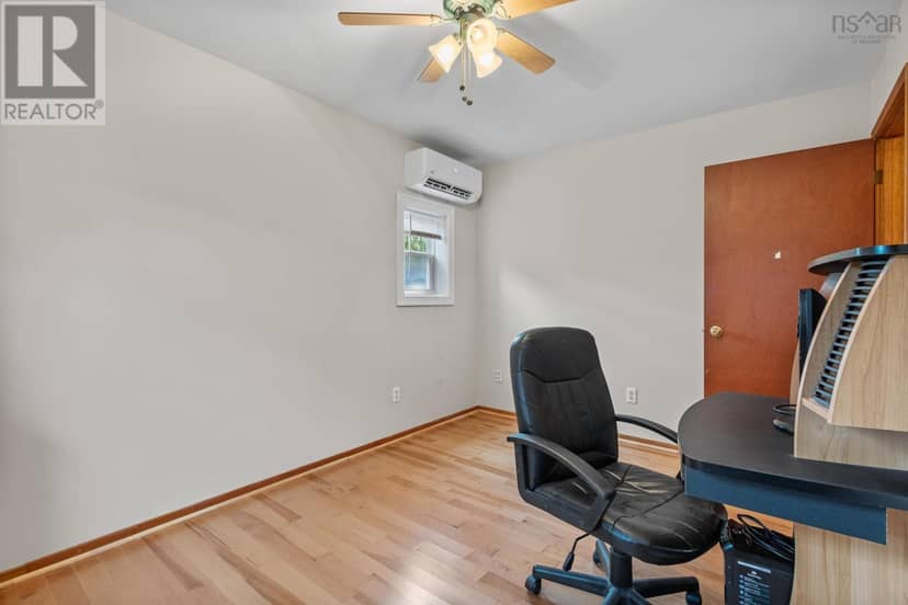 54 Parkdale Avenue — photo 25 of 40