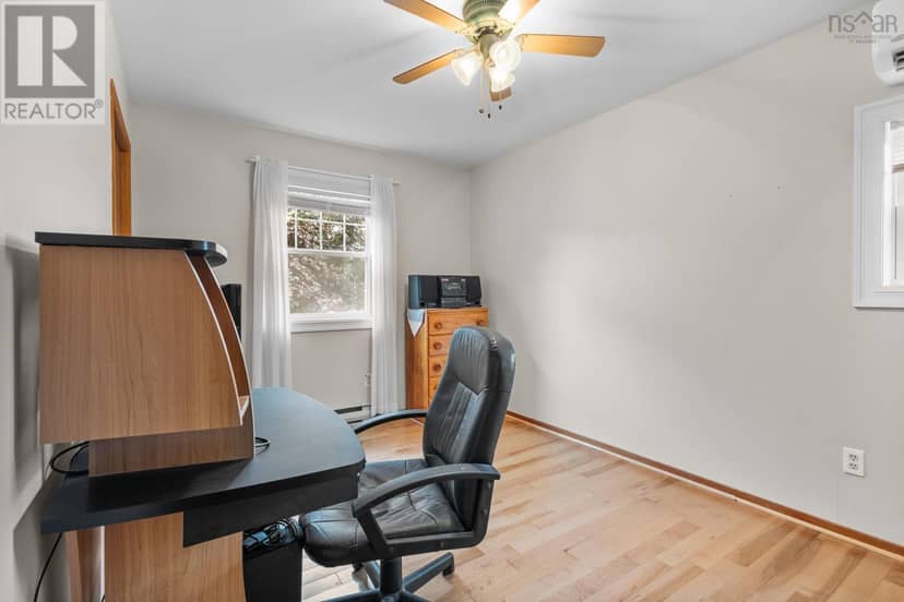 54 Parkdale Avenue — photo 24 of 40
