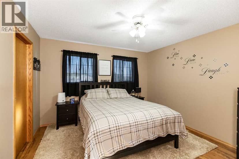 4344 60A Avenue Crescent — photo 23 of 40