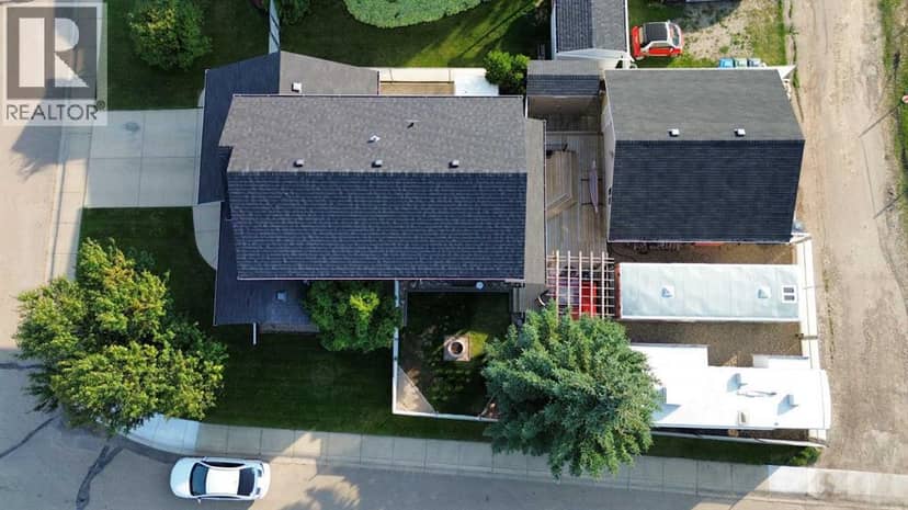 4344 60A Avenue Crescent — photo 39 of 40