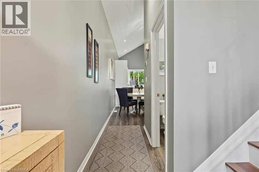 332 GRAND RIVER Avenue — photo 7 of 40