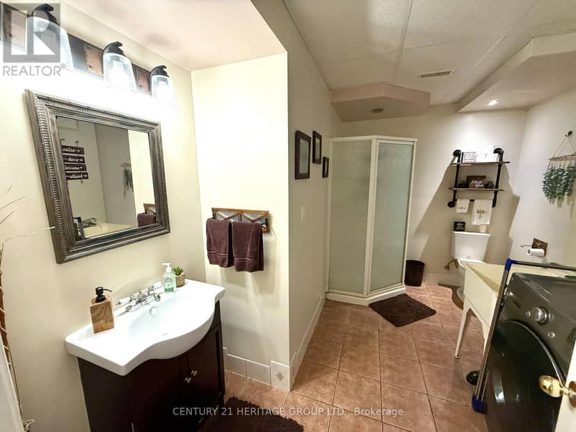 16 Eakins Crescent — photo 21 of 29