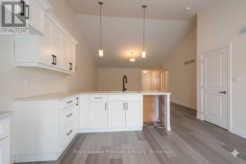121 Farrington Crescent — photo 10 of 23