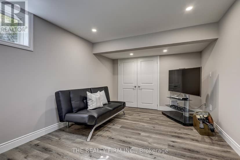22060 Nissouri Road — photo 39 of 40
