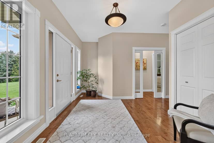 653 Peter Street — photo 4 of 40