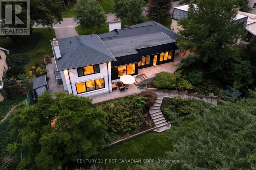 1125 The Parkway — photo 1 of 40