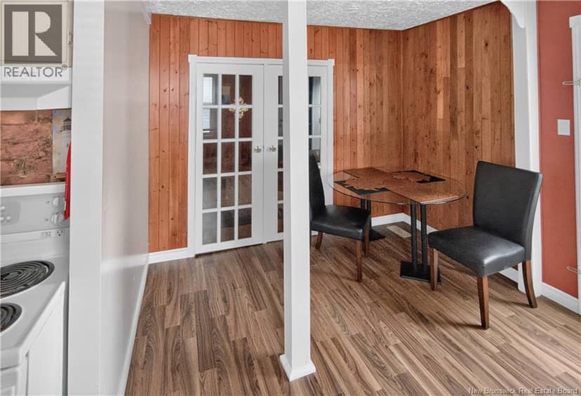131 Humphrey Street — photo 3 of 37