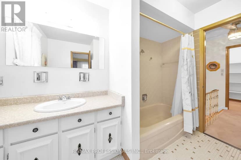 1877 Silverberry Crescent — photo 17 of 40