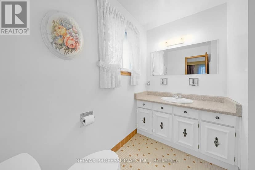 1877 Silverberry Crescent — photo 40 of 40
