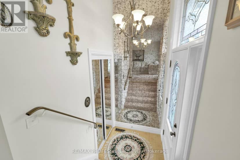 1877 Silverberry Crescent — photo 6 of 40