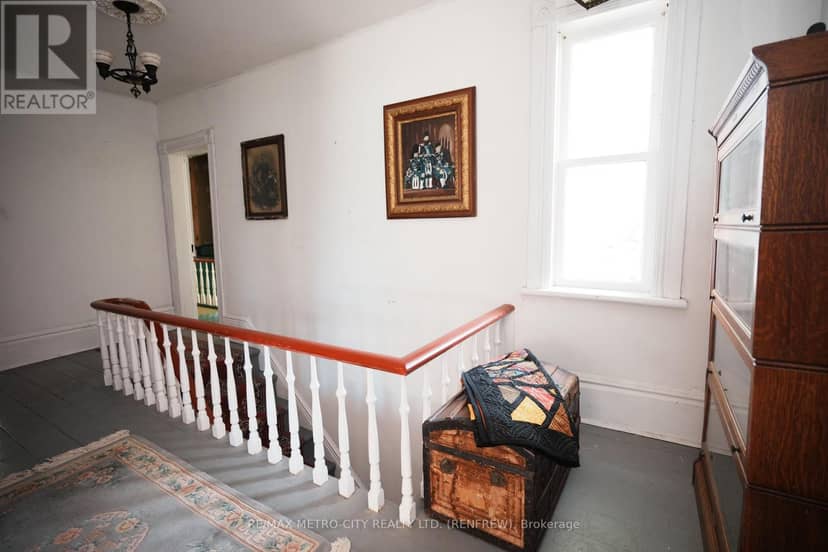 193 Oak Street — photo 15 of 31