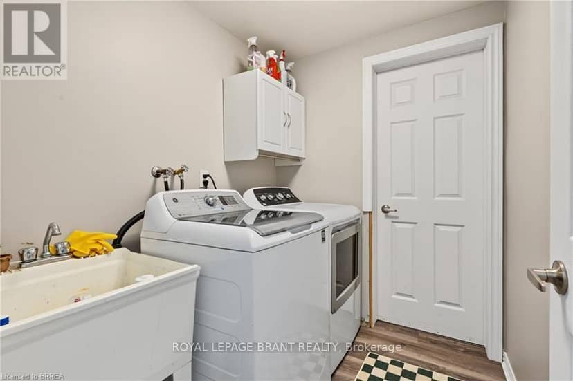332 Grand River Avenue — photo 9 of 40