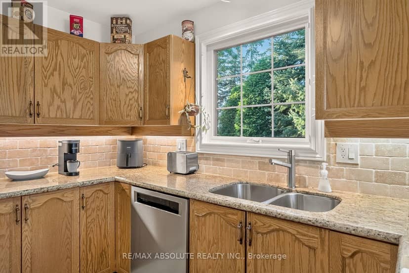 12 Oyster Bay Court — photo 17 of 33