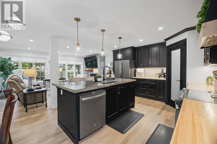 44 Bay Bulls Road — photo 10 of 38