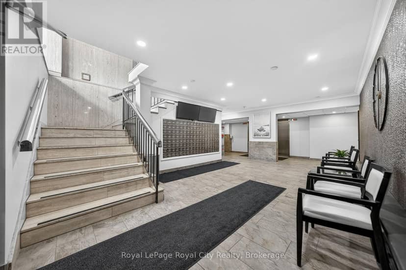 206 - 19 Woodlawn Road E — photo 4 of 40