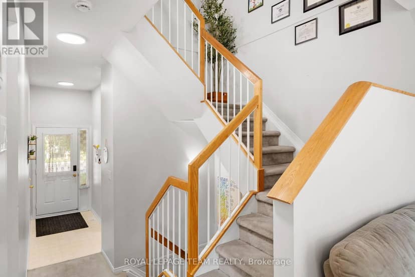 5953 Pineglade Crescent — photo 14 of 30