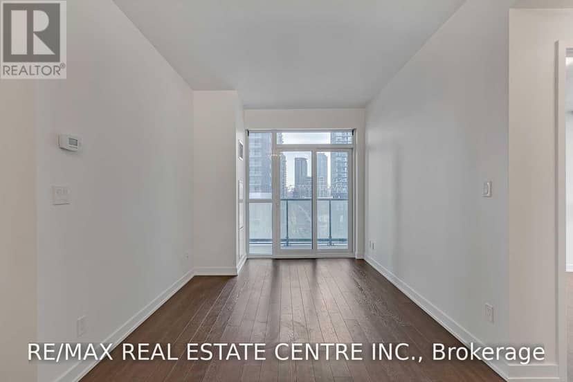 706 - 30 Ordnance Street — photo 5 of 22
