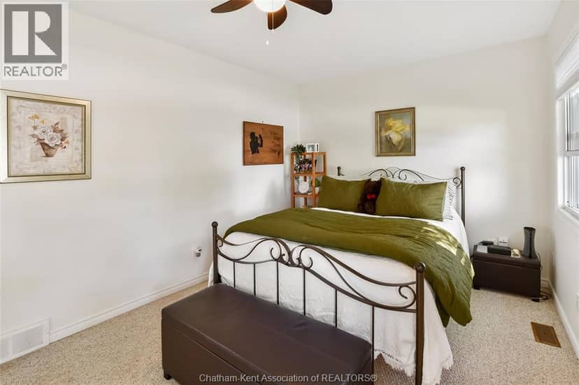 8585 James STREET — photo 16 of 33
