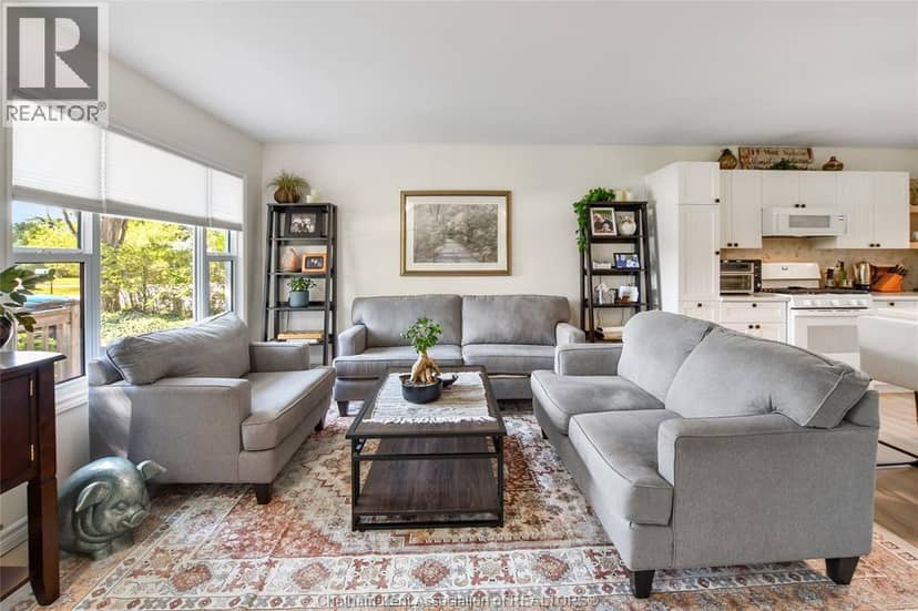 8585 James STREET — photo 6 of 33