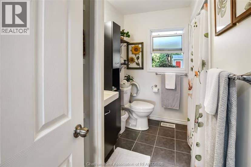 8585 James STREET — photo 19 of 33