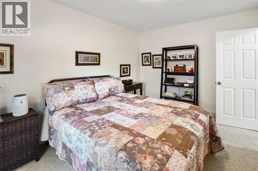 8585 James STREET — photo 18 of 33