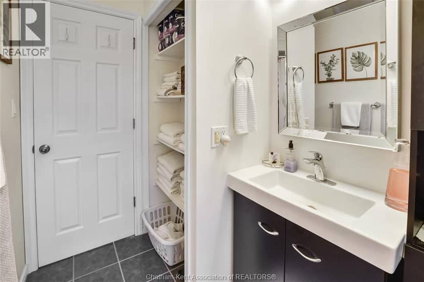 8585 James STREET — photo 21 of 33
