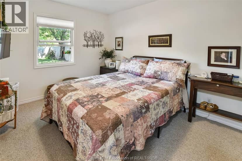 8585 James STREET — photo 17 of 33
