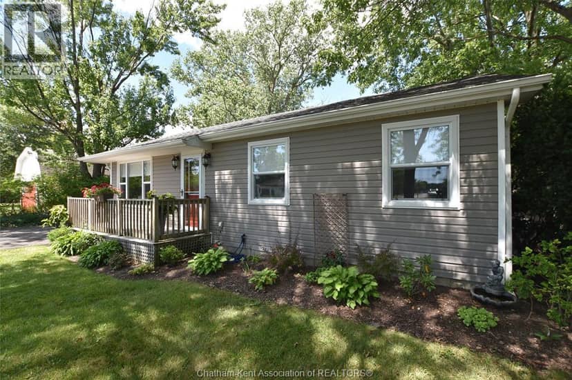 8585 James STREET — photo 3 of 33